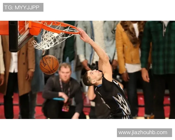 扎克拉文如何在NBA赛场上展现个人风采与团队协作的完美结合